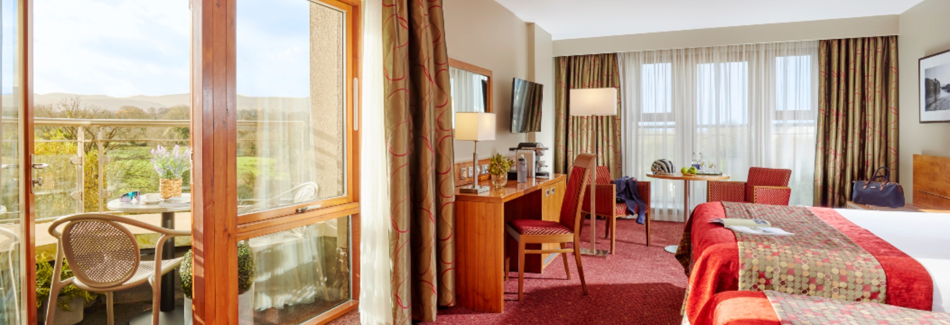 Classic room with balcony x www.therosehotel.com_v3
