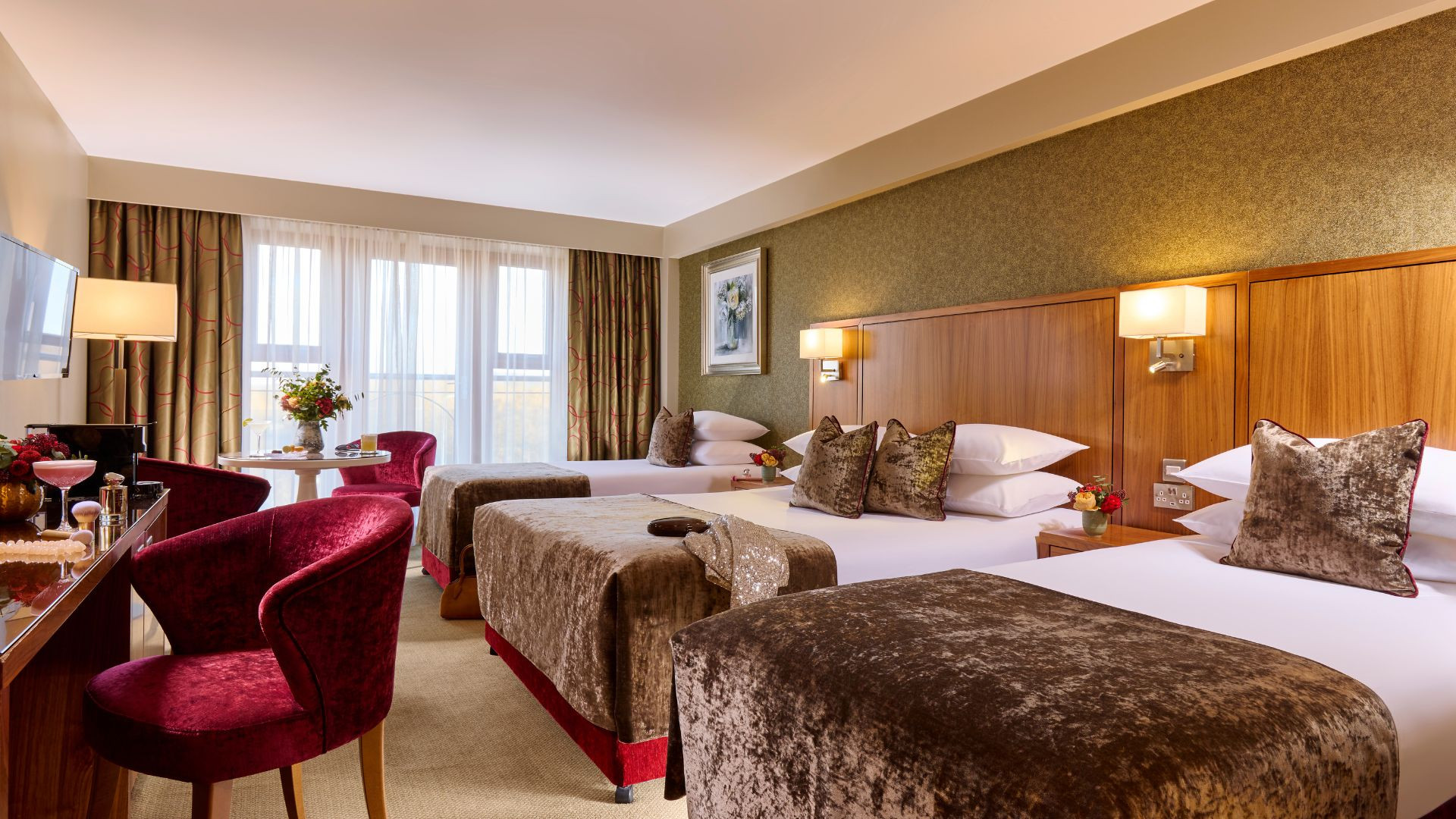 X  px www.therosehotel.com_v3