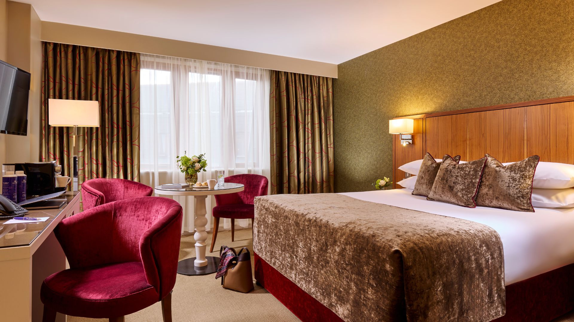 X  px www.therosehotel.com_v3