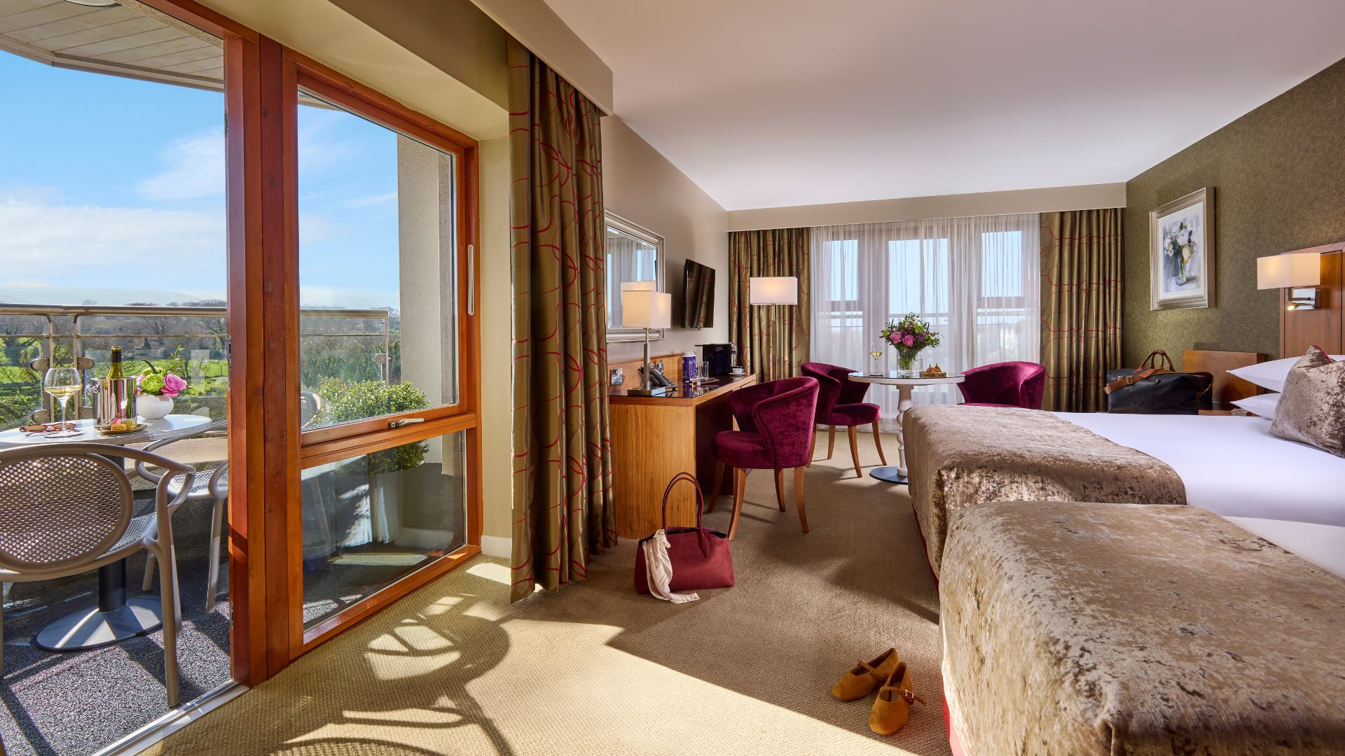 X  px www.therosehotel.com_v3