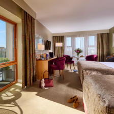 Social media feed   old size www.therosehotel.com_v3