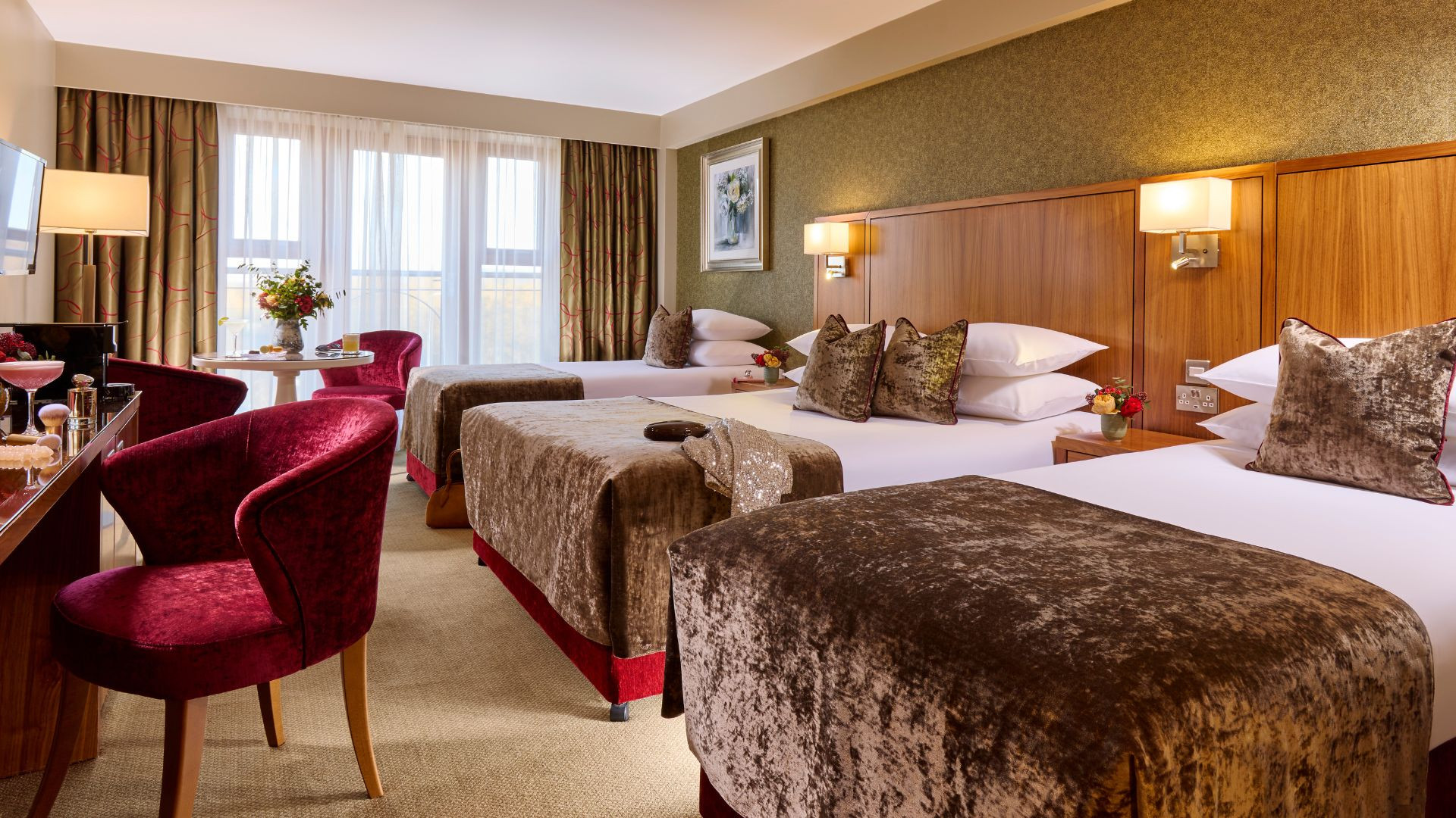 X  px www.therosehotel.com_v3