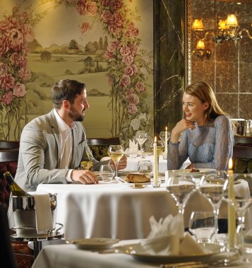 Couple in rose room www.therosehotel.com_v3