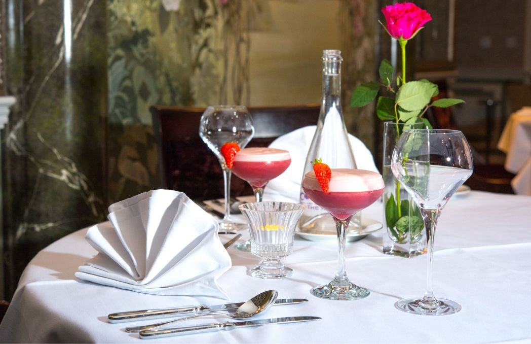 Rose Cocktail in Rós Buí Terrace